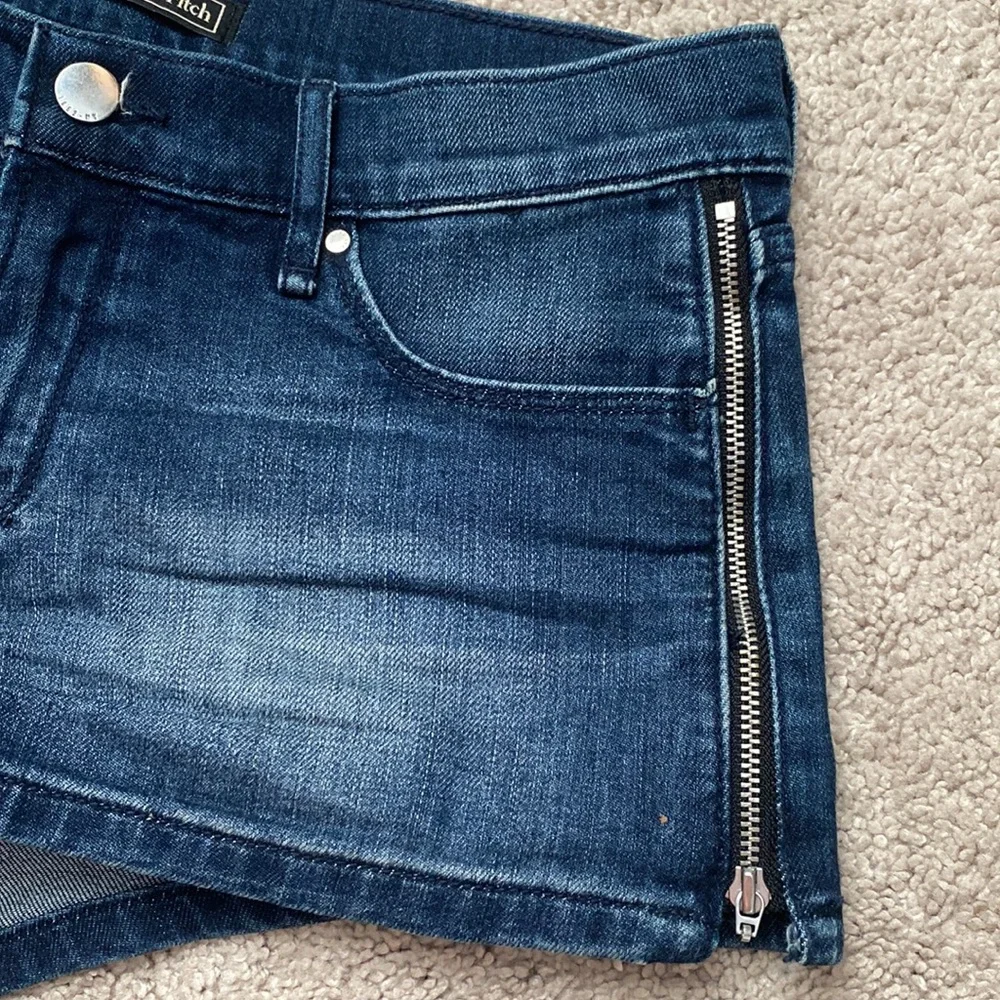 A&F short jean shorts with zippers